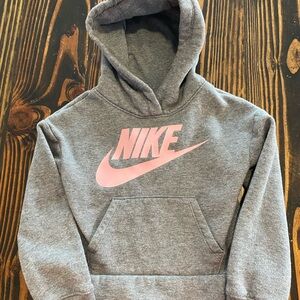 Nike Girls Hoodie in Gray with Pink Logo size 4